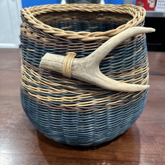 Montana Baskets By Valerie‎ Vies Handmade  11X11 - Picture 1 of 8